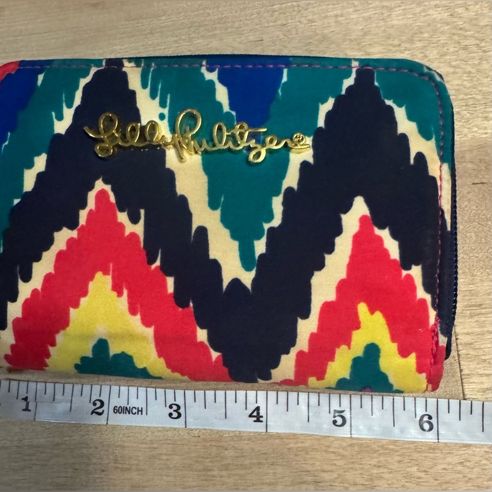 Lilly Pulitzer Chevron colorful wallet - Picture 11 of 12
